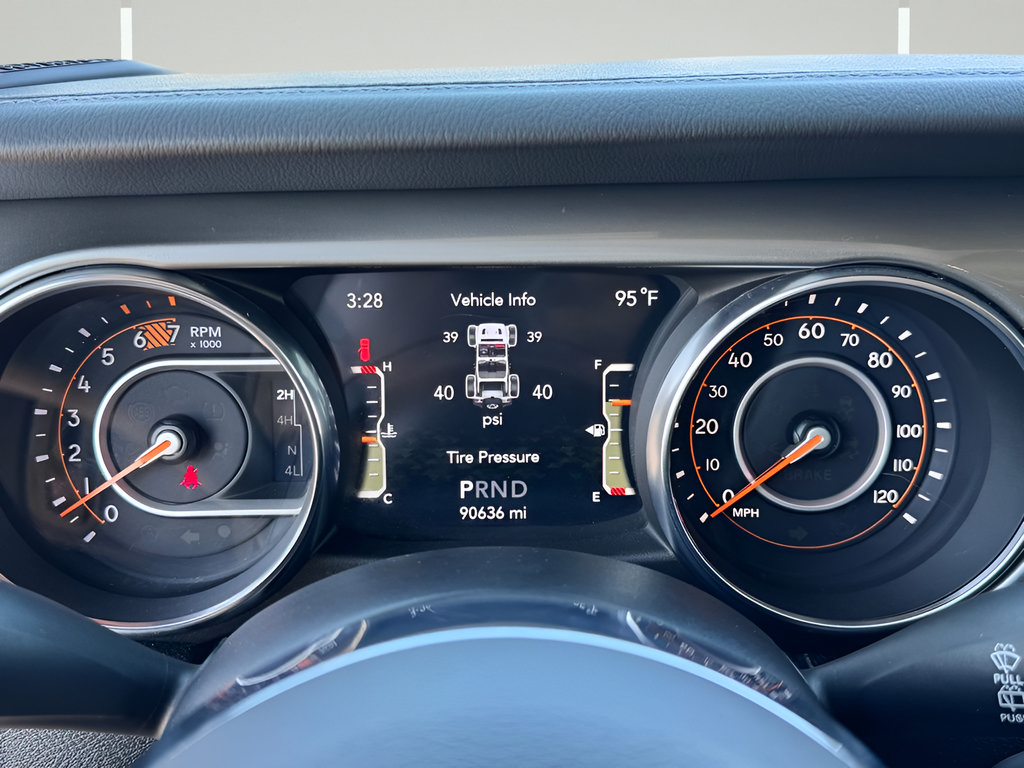 Used 2020 Jeep Wrangler Unlimited Sahara AWD/4WD image 8