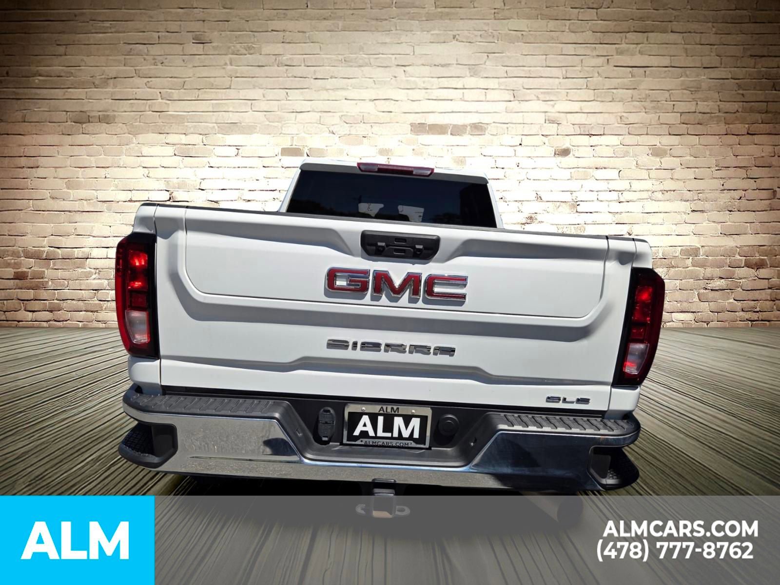 Used 2025 GMC Sierra 2500 SLE w/ SLE Convenience Package image 11