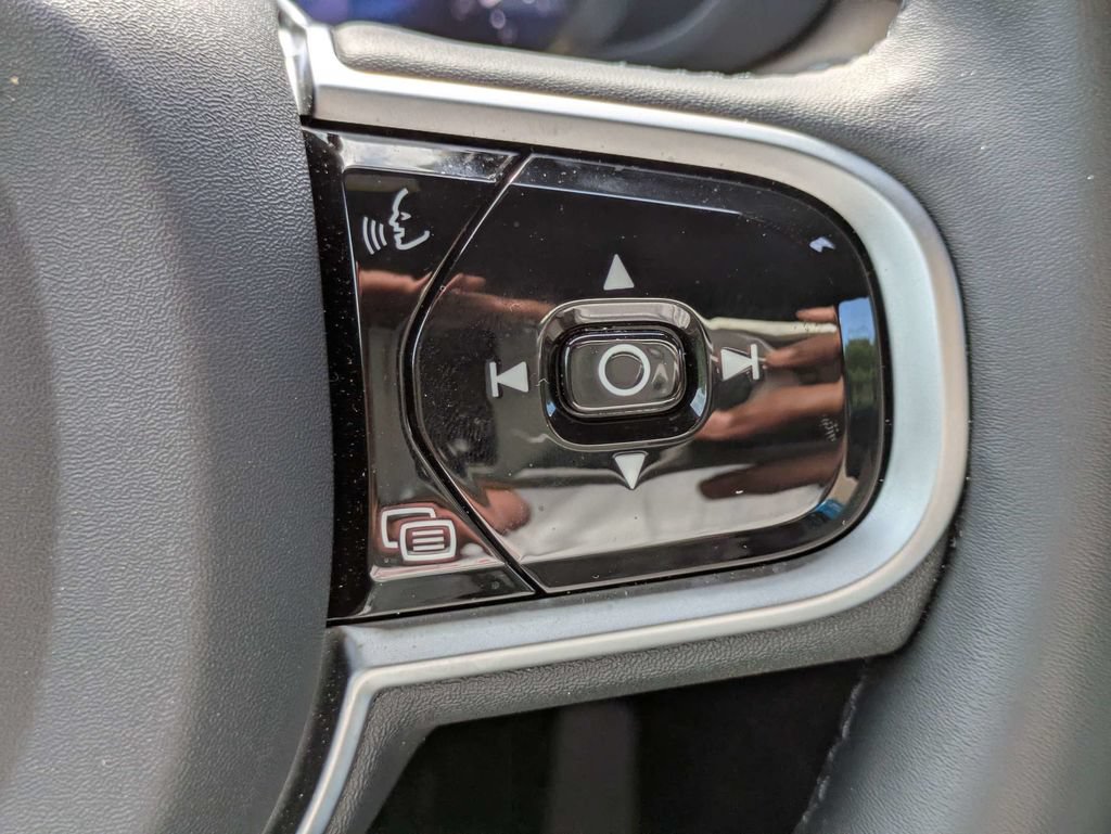 Certified 2026 Volvo XC60 B5 Core AWD/4WD image 27