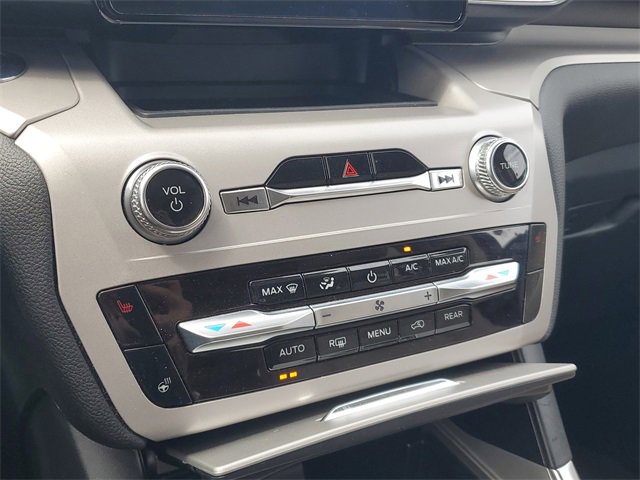 Used 2023 Ford Explorer XLT w/ Equipment Group 202A image 30