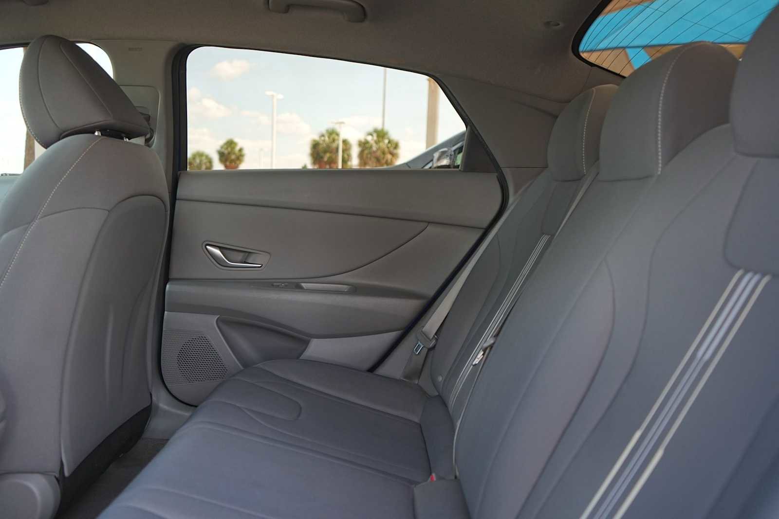 Used 2023 Hyundai Elantra SEL w/ Convenience Package FWD image 14