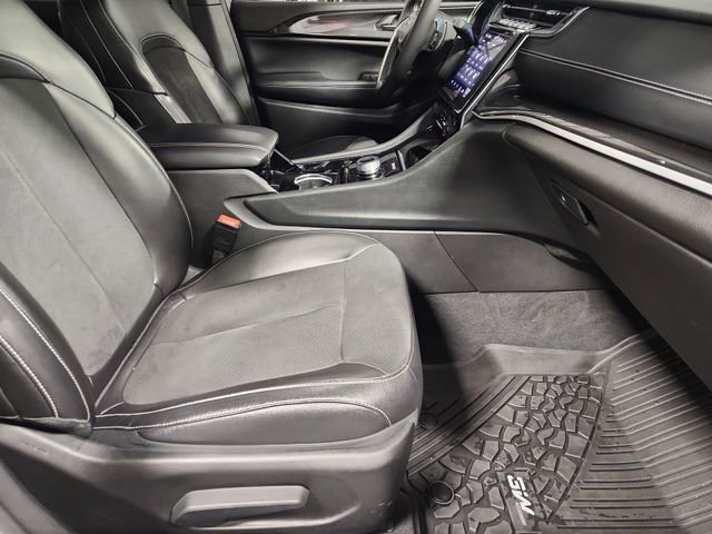 Used 2023 Jeep Grand Cherokee Altitude AWD/4WD image 27