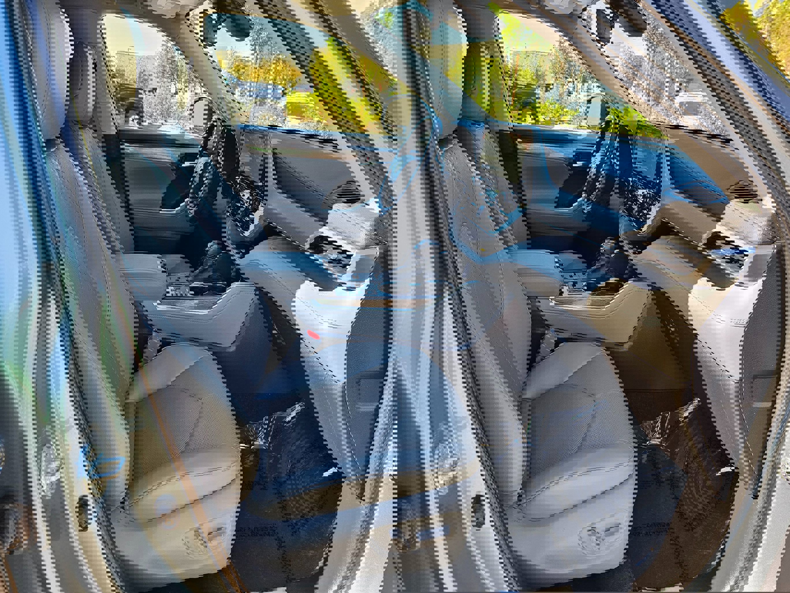 Used 2023 Toyota Highlander Platinum image 30