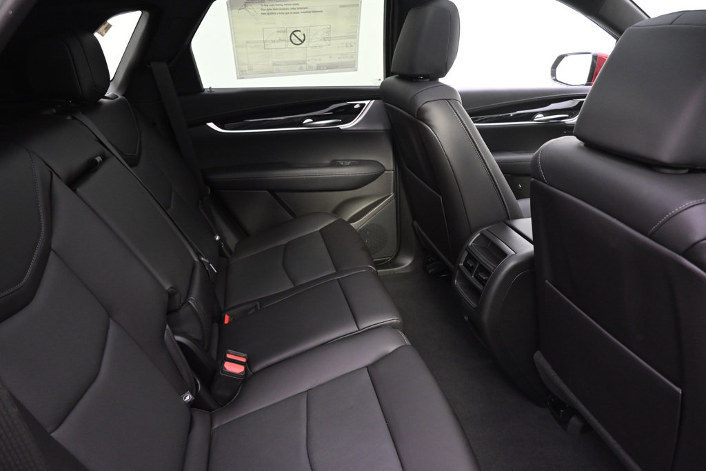 New 2026 Cadillac XT5 Premium Luxury w/ LPO, Floor Liner Package AWD/4WD image 18