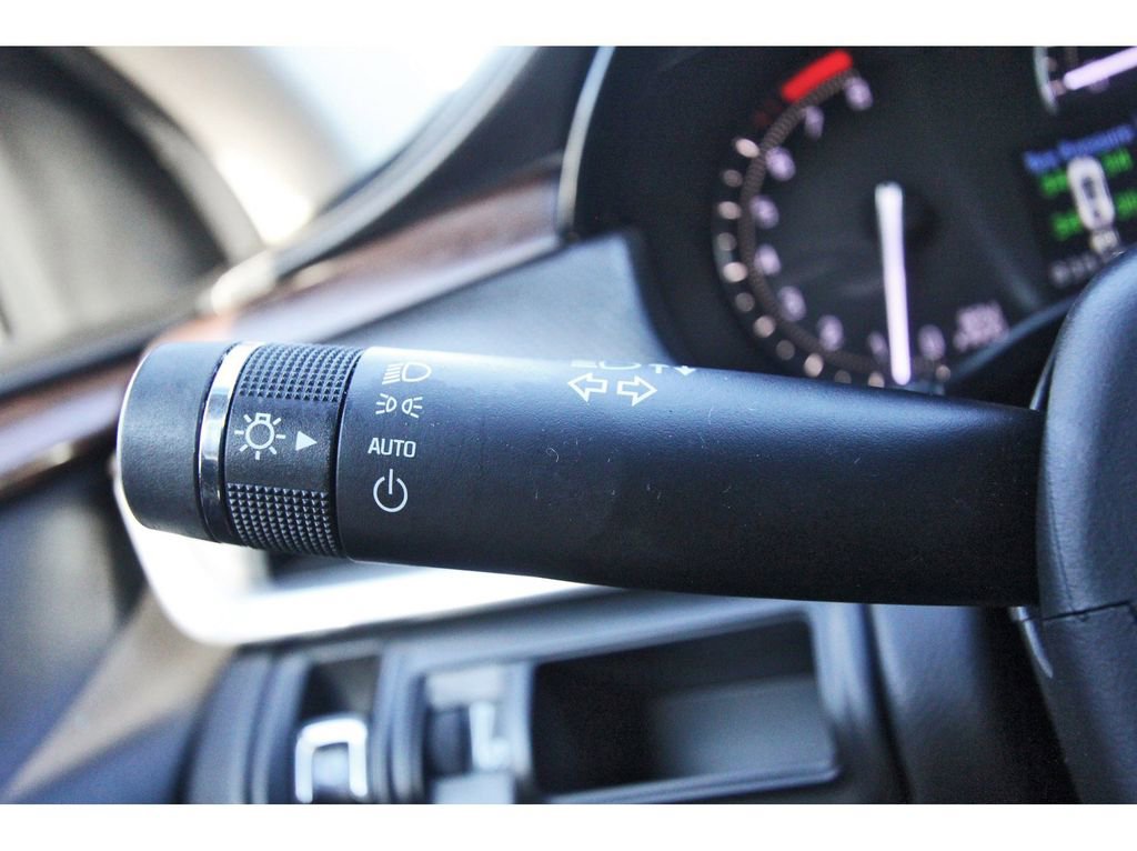 Used 2019 Cadillac XTS Luxury image 21