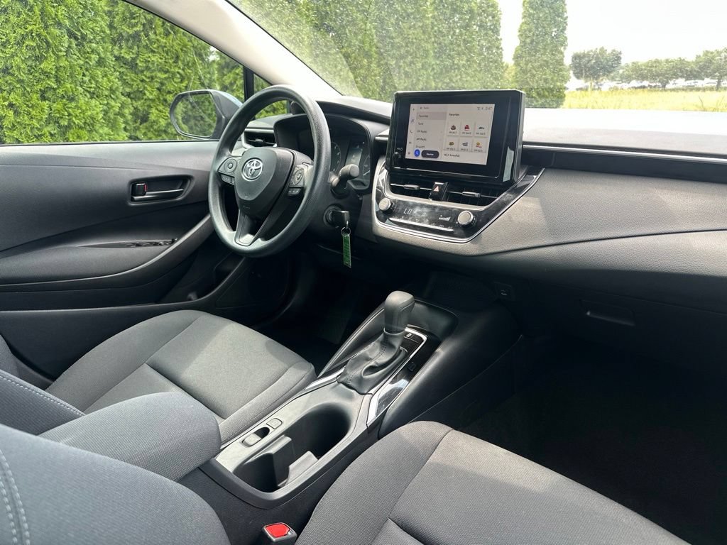 Certified 2025 Toyota Corolla LE FWD image 33