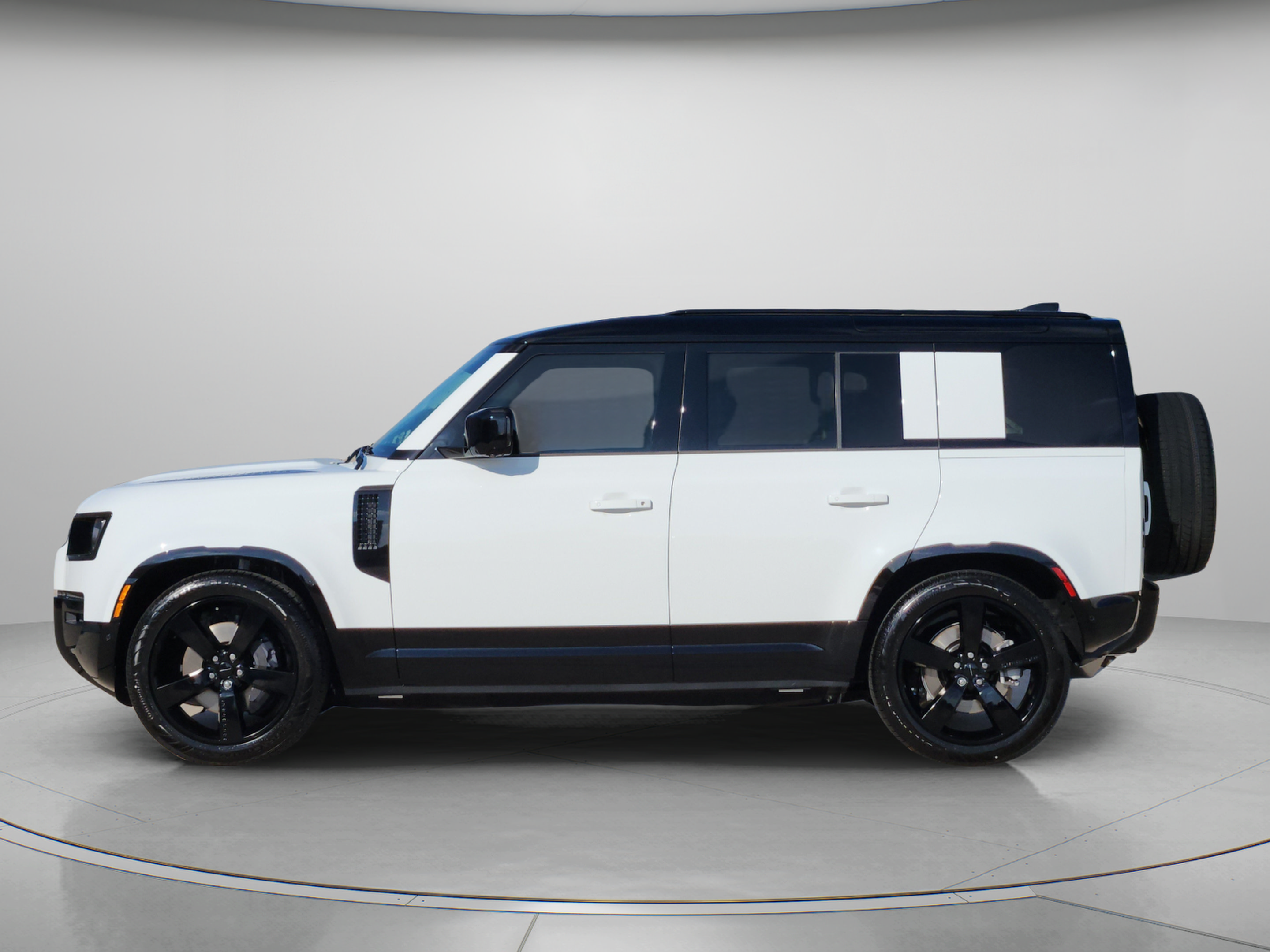 New 2026 Land Rover Defender 110 X-Dynamic SE AWD/4WD image 2