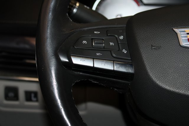 Certified 2022 Cadillac XT4 Luxury w/ Cold Weather Package image 18