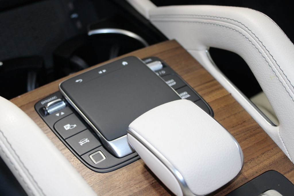 Used 2025 Mercedes-Benz GLS 450 4MATIC image 46