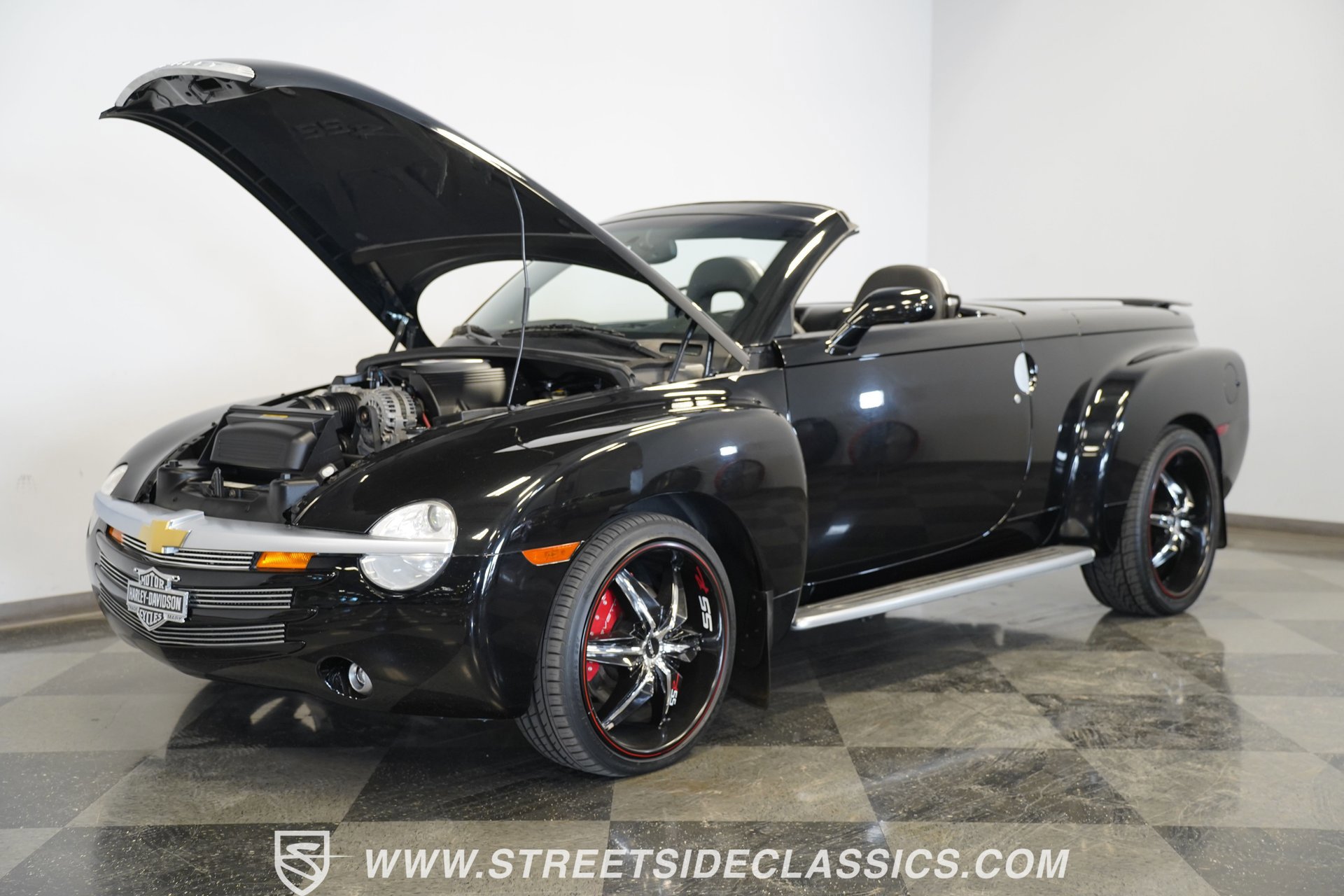 Used 2004 Chevrolet SSR w/ Preferred Equipment Group image 35