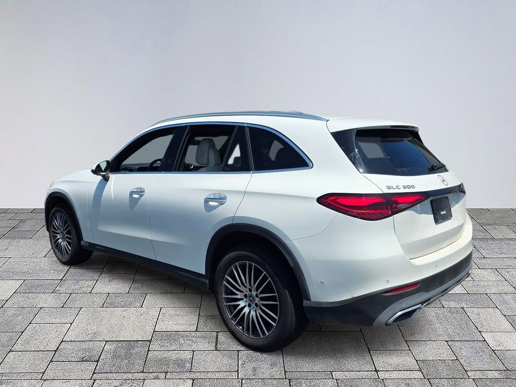 Certified 2025 Mercedes-Benz GLC 300 image 5