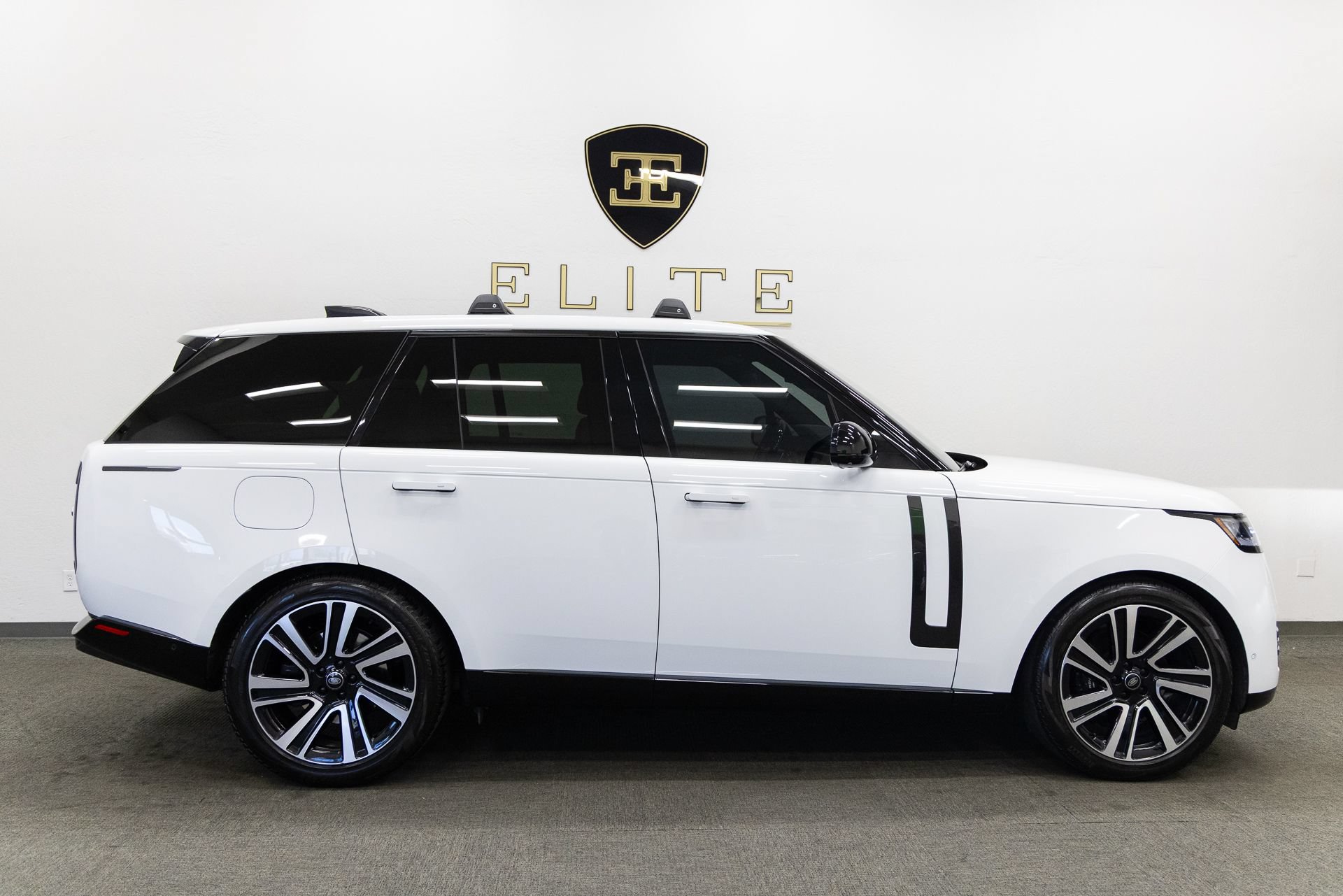 Used 2023 Land Rover Range Rover SE AWD/4WD image 10