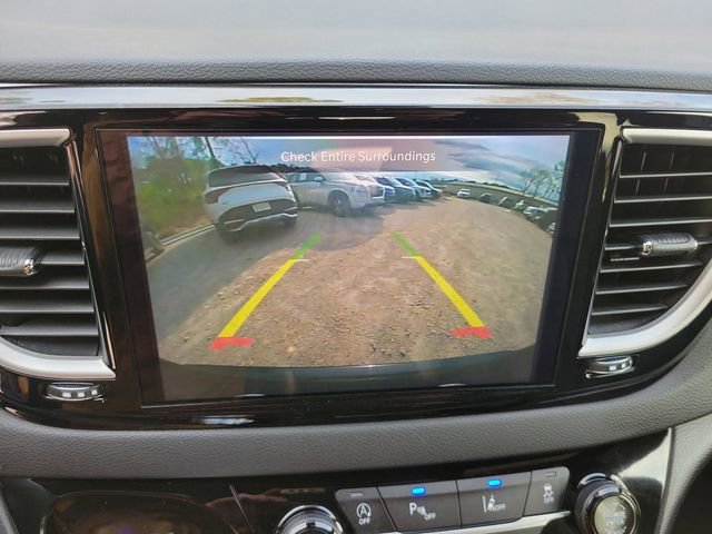 Used 2025 Chrysler Pacifica Select image 21