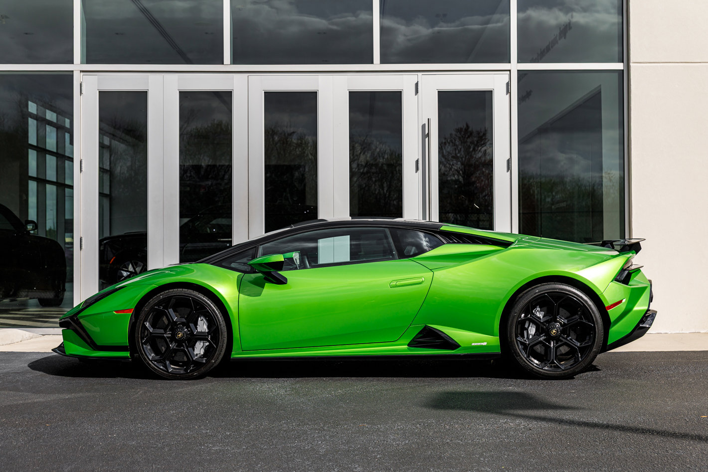 Used 2023 Lamborghini Huracan Tecnica image 11