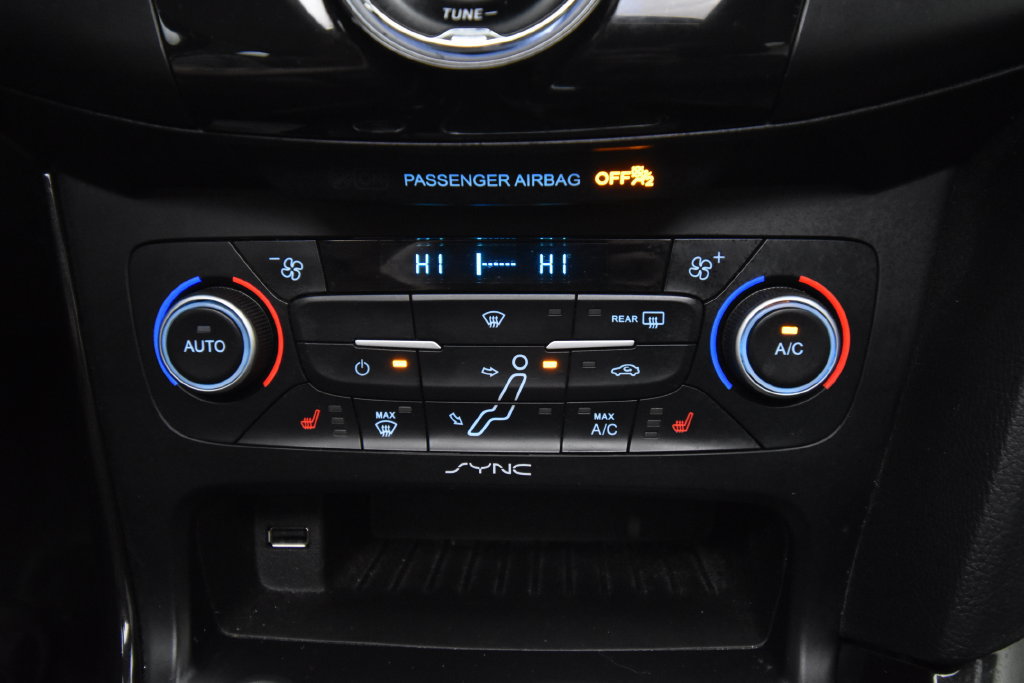 Used 2018 Ford Focus Titanium FWD image 26