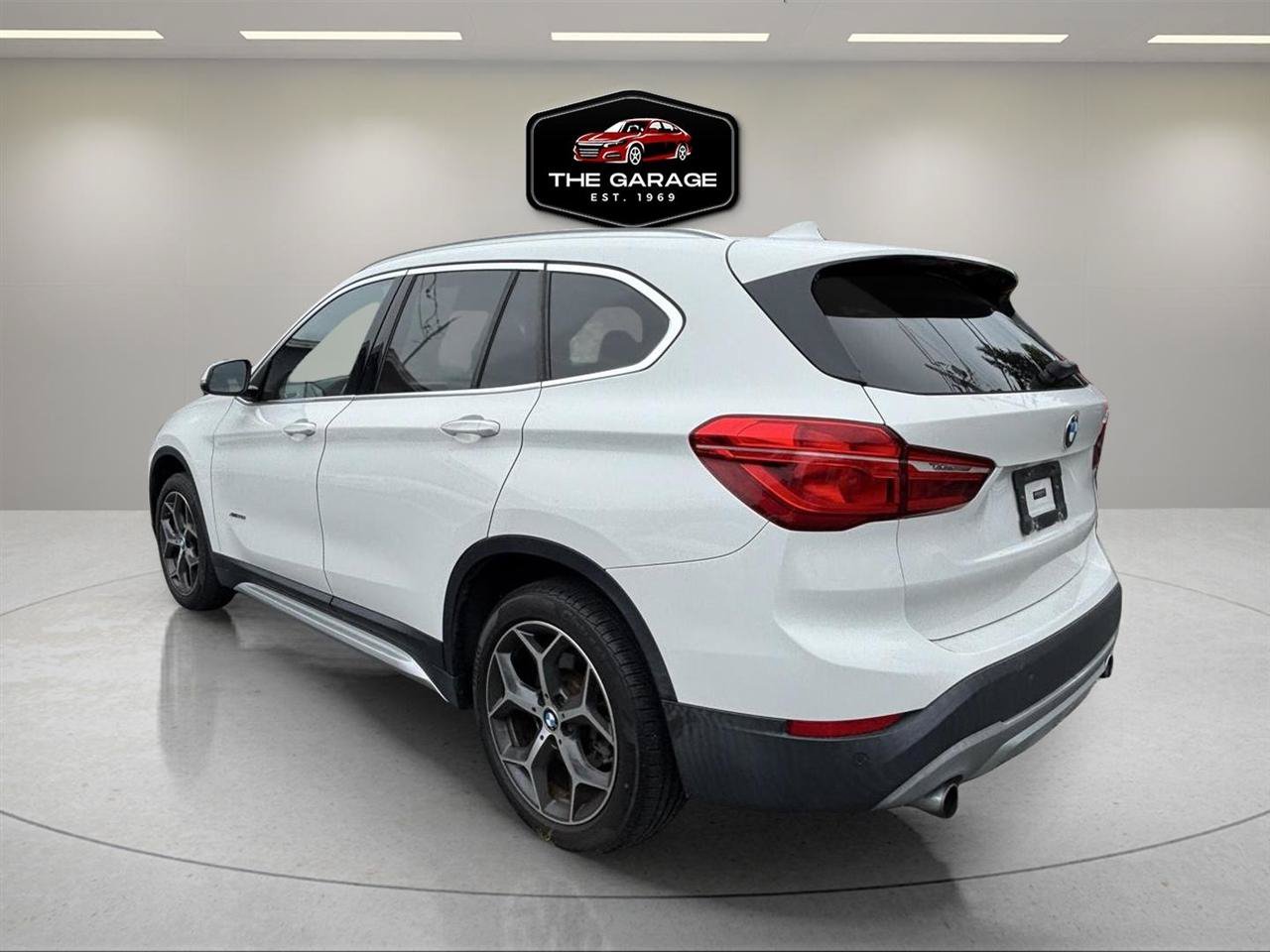 Used 2016 BMW X1 xDrive28i AWD/4WD image 3