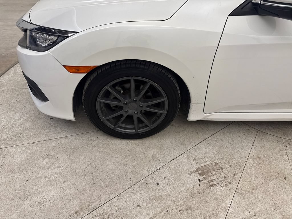 Used 2018 Honda Civic Touring image 16