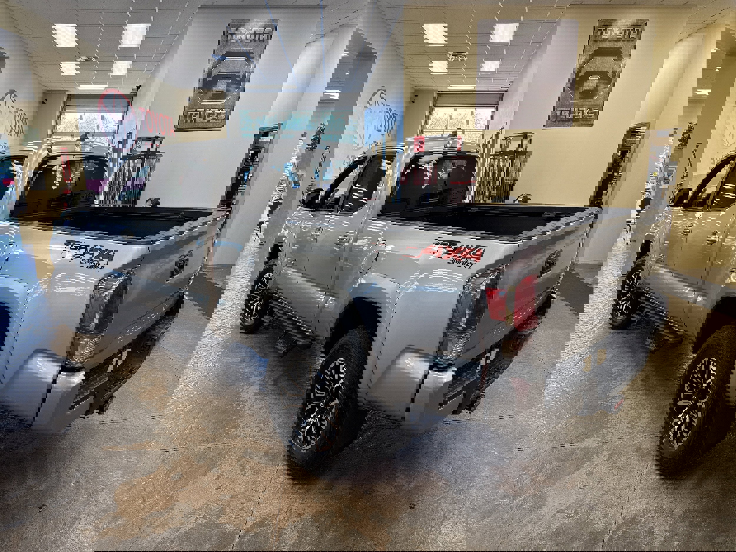 Used 2023 Toyota Tacoma TRD Sport image 8
