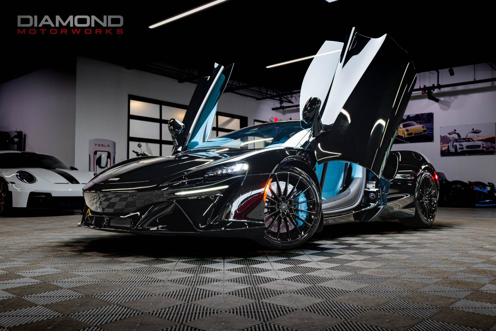 Used 2026 McLaren Artura Spider RWD image 24