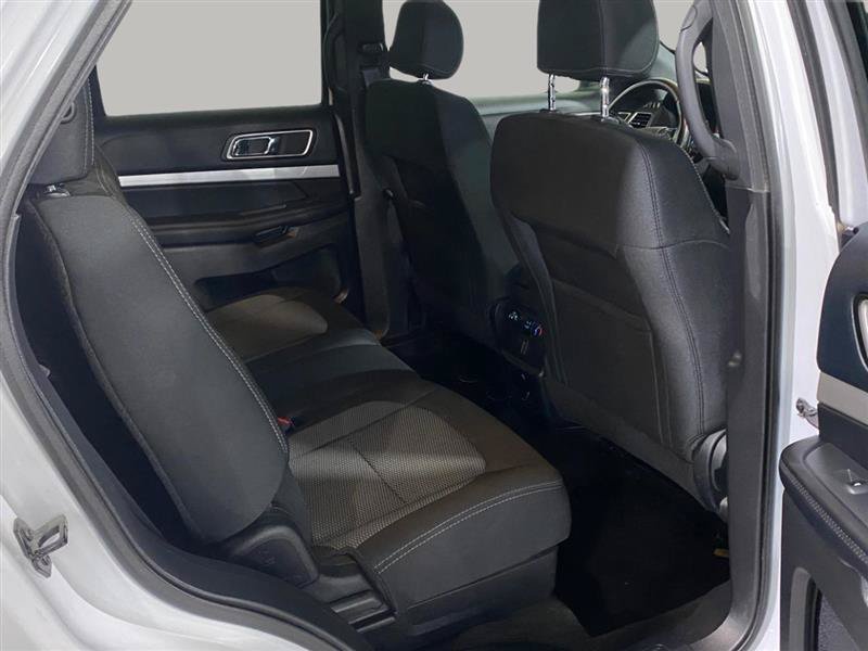 Used 2016 Ford Explorer XLT AWD/4WD image 22