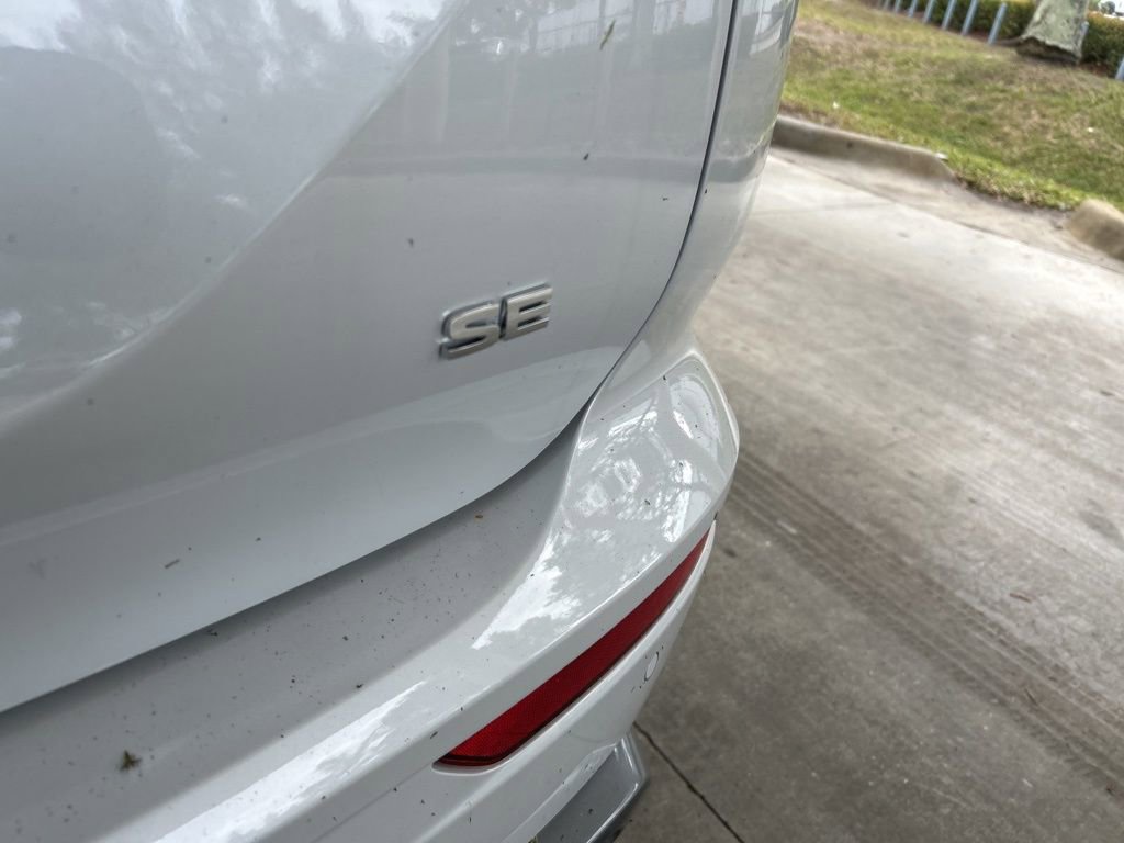 New 2026 Mitsubishi Outlander SE image 18