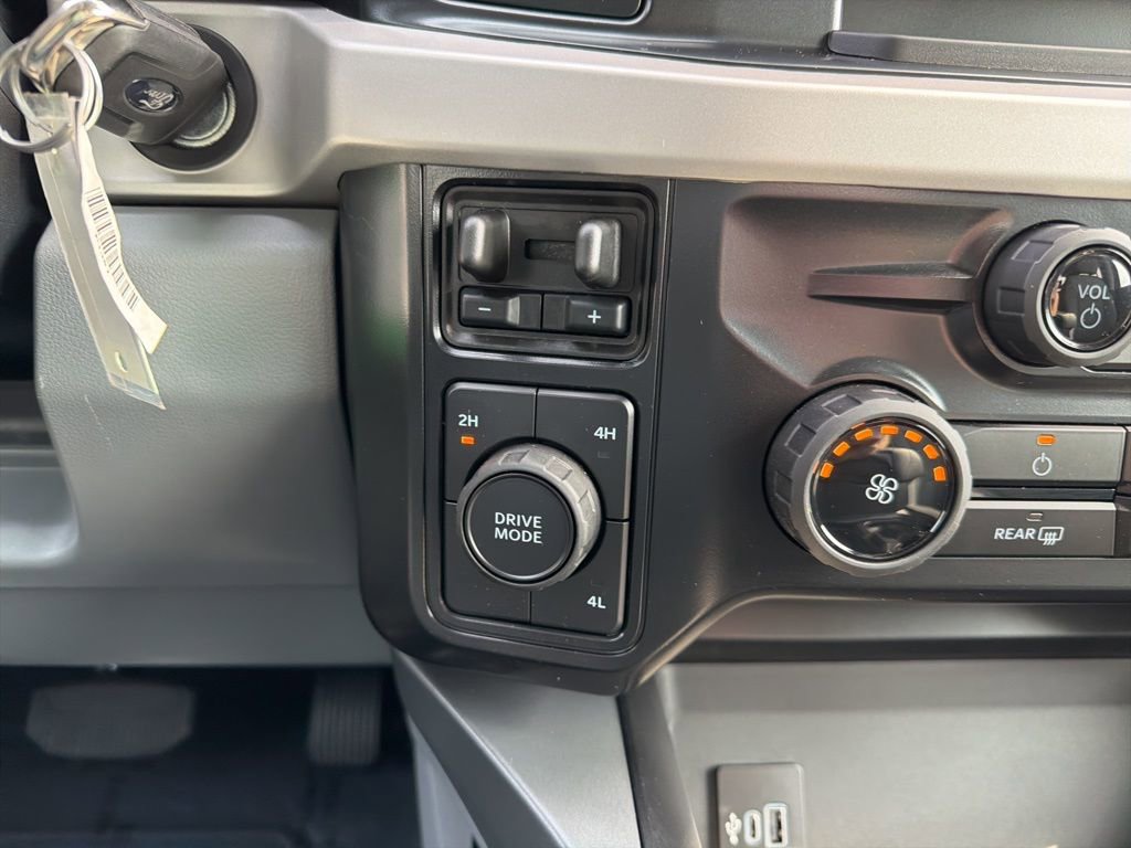 New 2026 Ford F350 XLT w/ 360-Degree Camera Package image 32