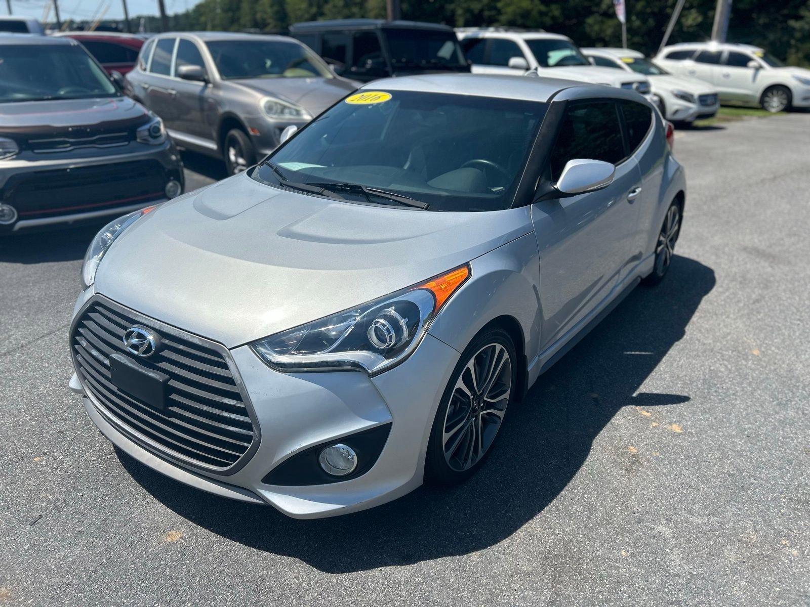 Used 2016 Hyundai Veloster Turbo image 2