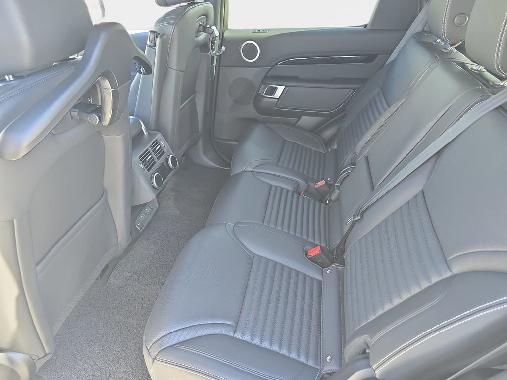 New 2026 Land Rover Discovery S AWD/4WD image 16