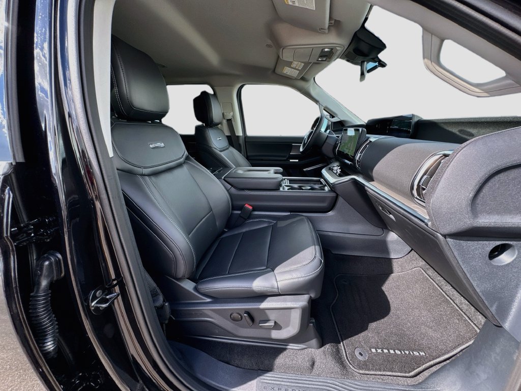 New 2027 Ford Expedition Platinum RWD image 30