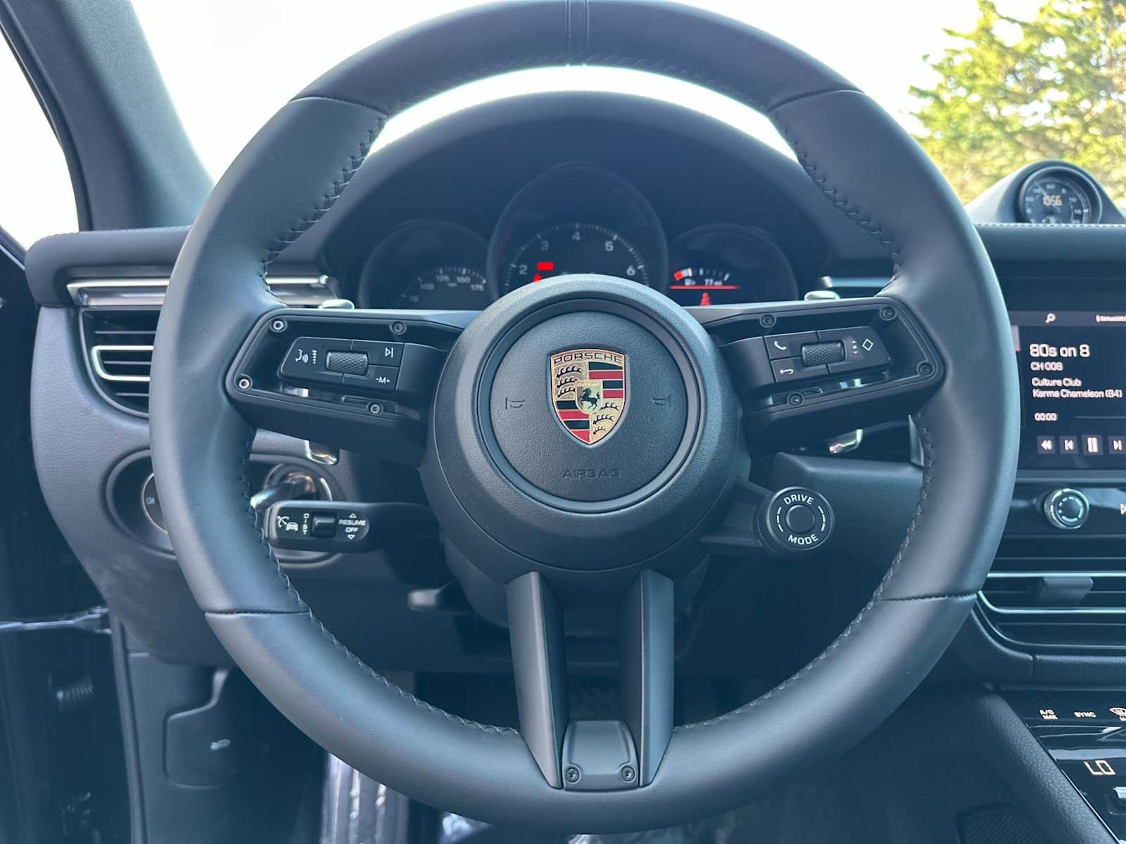 Certified 2025 Porsche Macan image 25