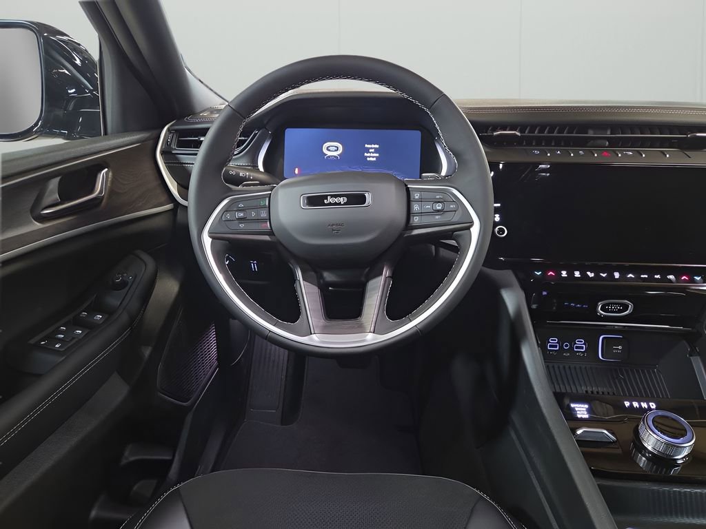 New 2026 Jeep Grand Cherokee Laredo image 13