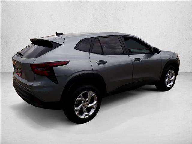 New 2026 Chevrolet Trax LS w/ LS Convenience Package FWD image 4