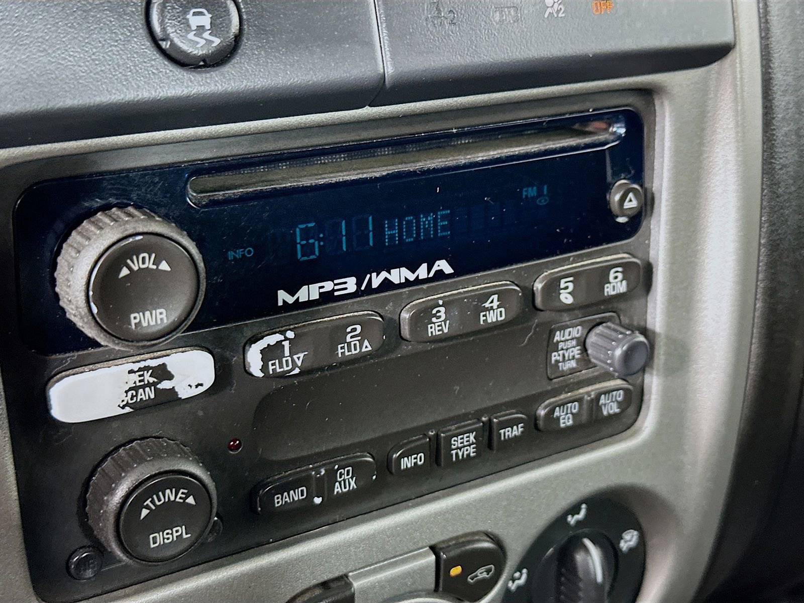 Used 2011 GMC Canyon SLE image 14