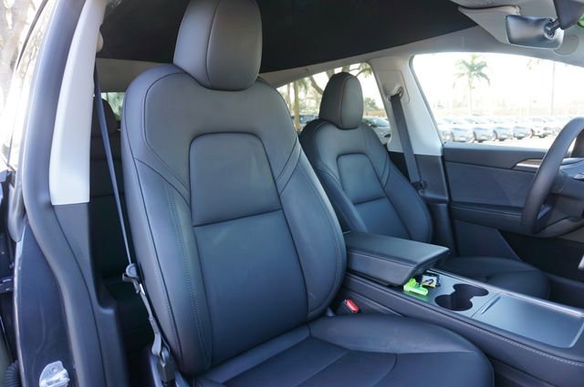 Used 2025 Tesla Model Y Long Range image 2