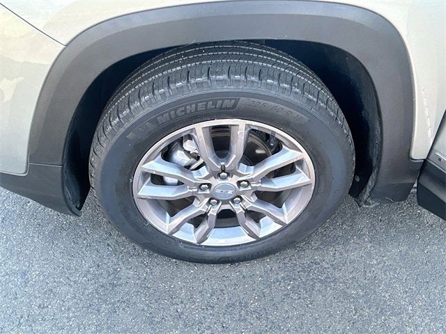 Used 2023 GMC Terrain SLT image 32