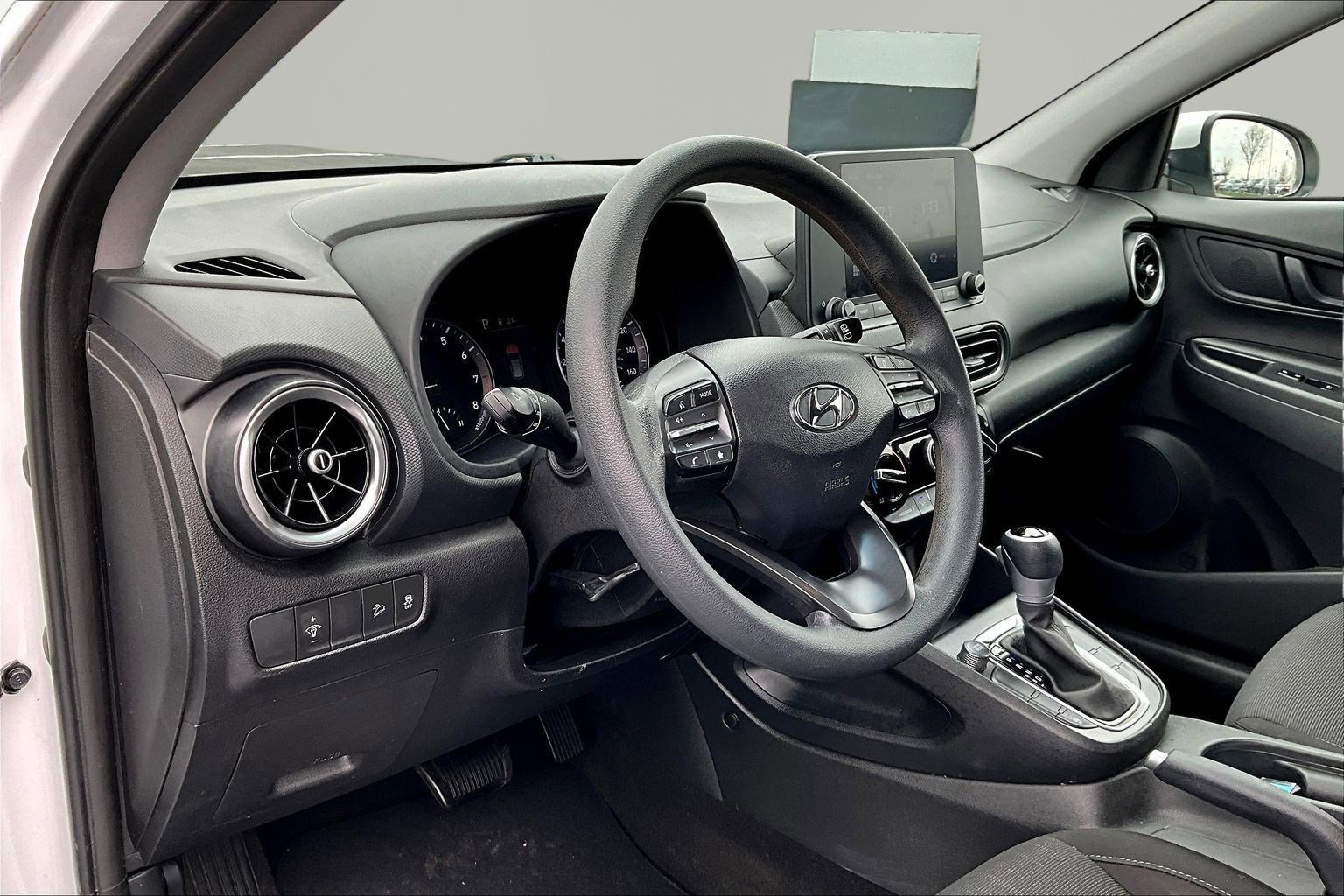 Used 2022 Hyundai Kona SEL image 16