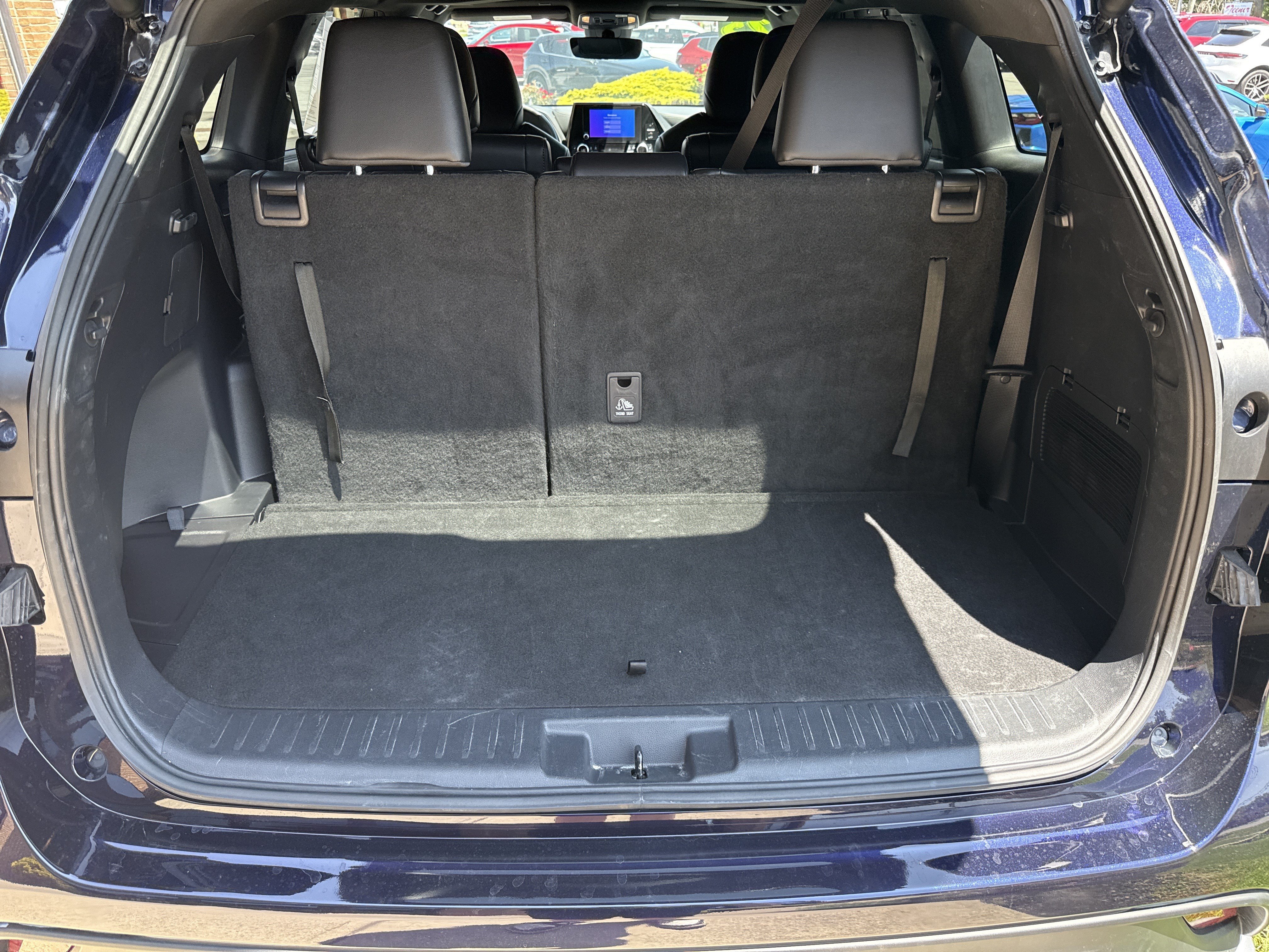 Used 2025 Toyota Highlander XSE AWD/4WD image 5