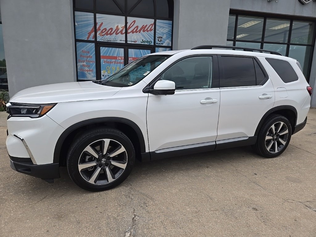 Used 2023 Honda Pilot Elite image 4