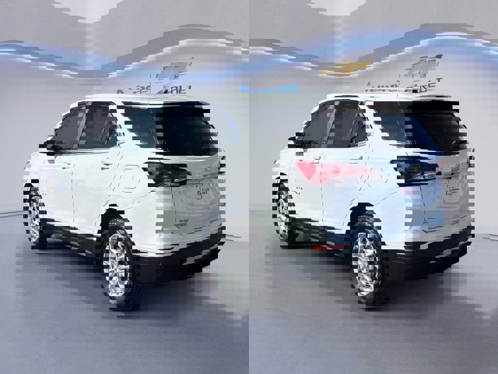 Used 2024 Chevrolet Equinox LT image 3