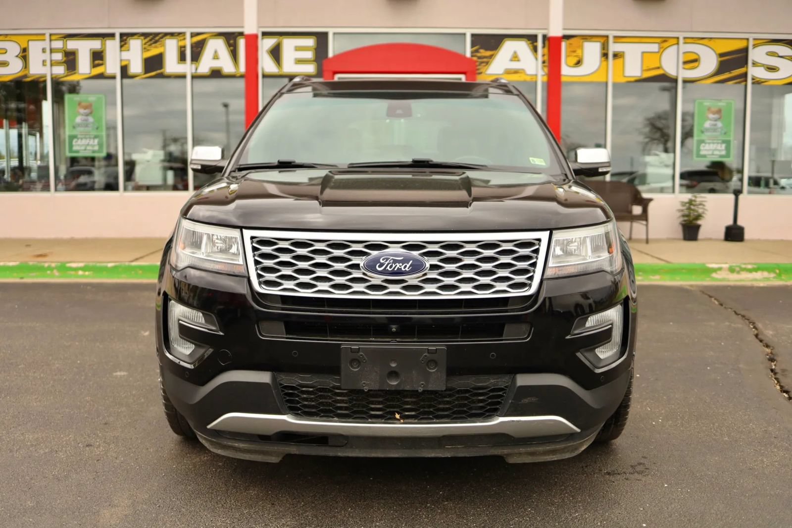 Used 2016 Ford Explorer Platinum AWD/4WD image 2