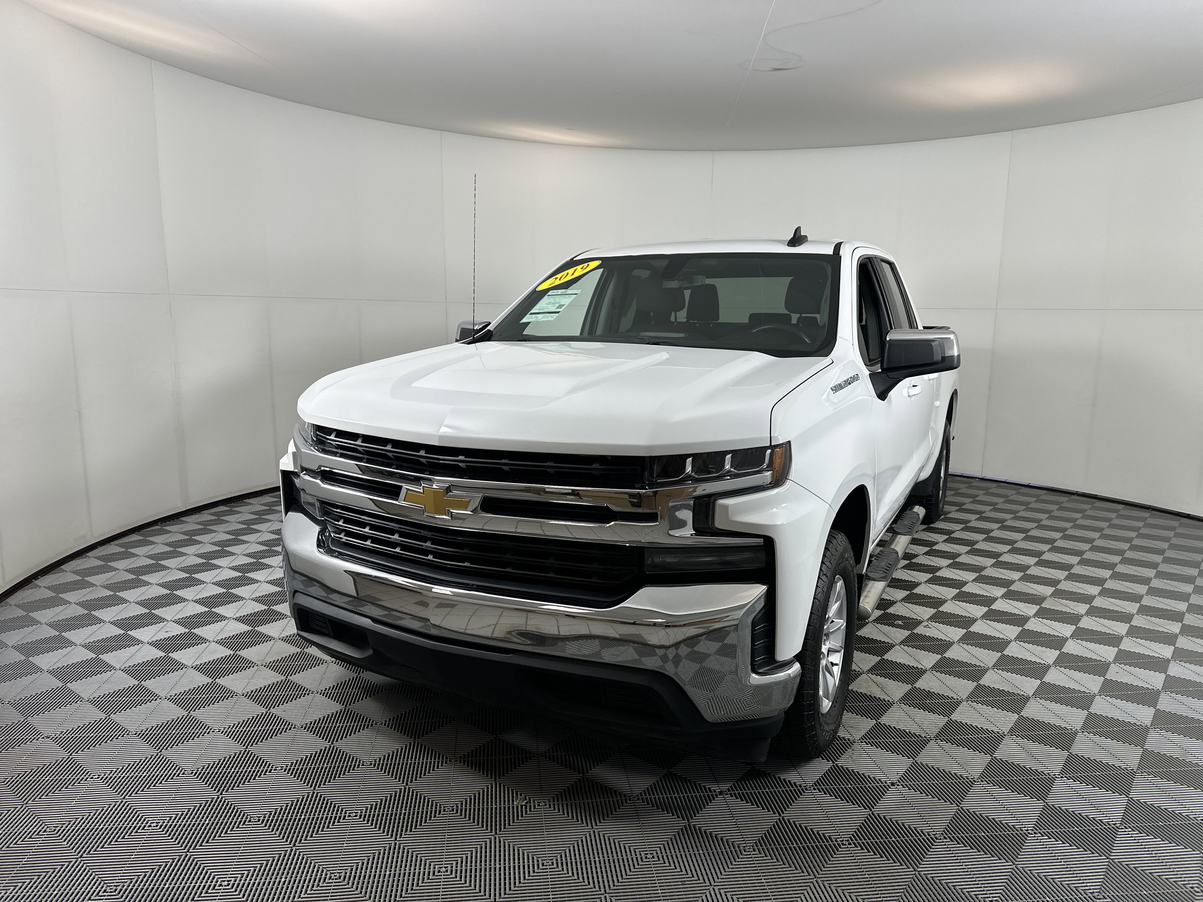 Used 2019 Chevrolet Silverado 1500 LT w/ Bed Protection Package image 2