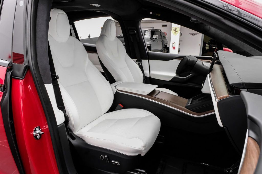 Used 2023 Tesla Model X image 42