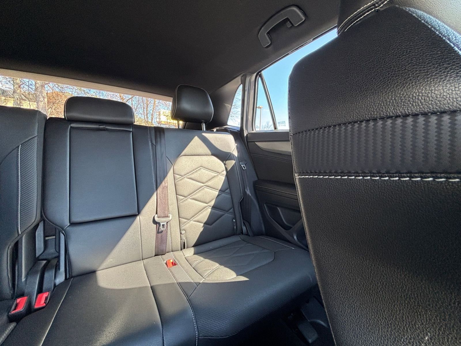 Used 2025 Volkswagen Atlas Cross Sport SE image 39