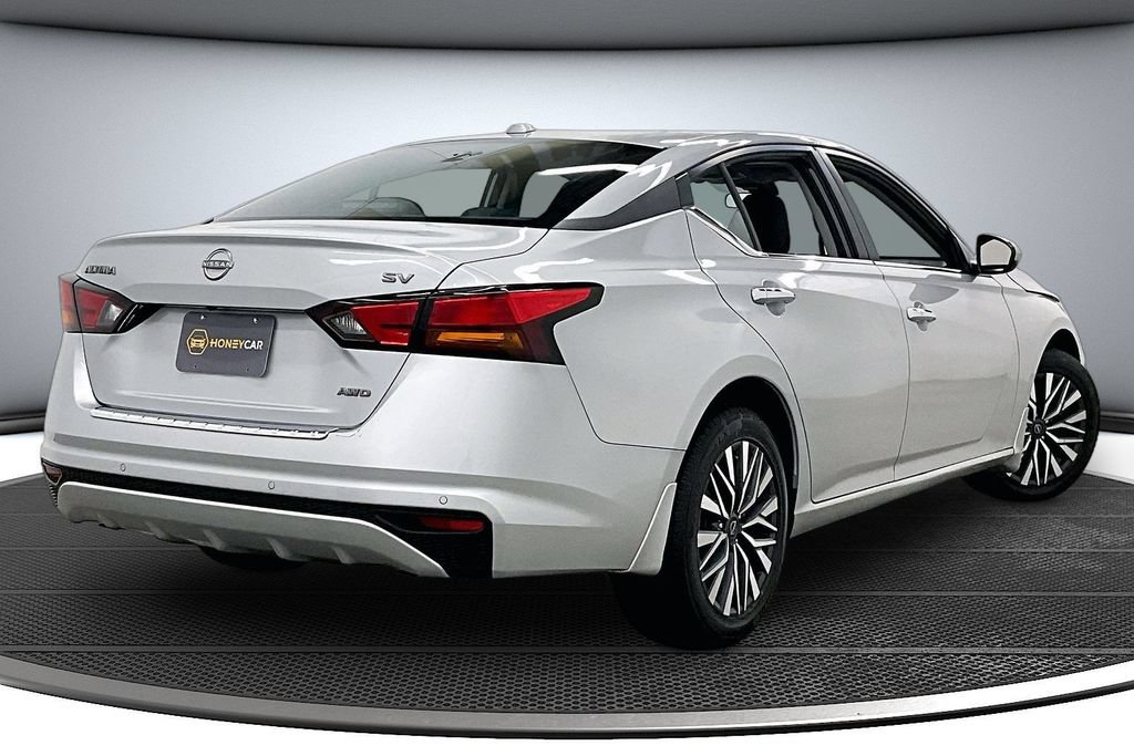 Used 2023 Nissan Altima 2.5 SV AWD/4WD image 6
