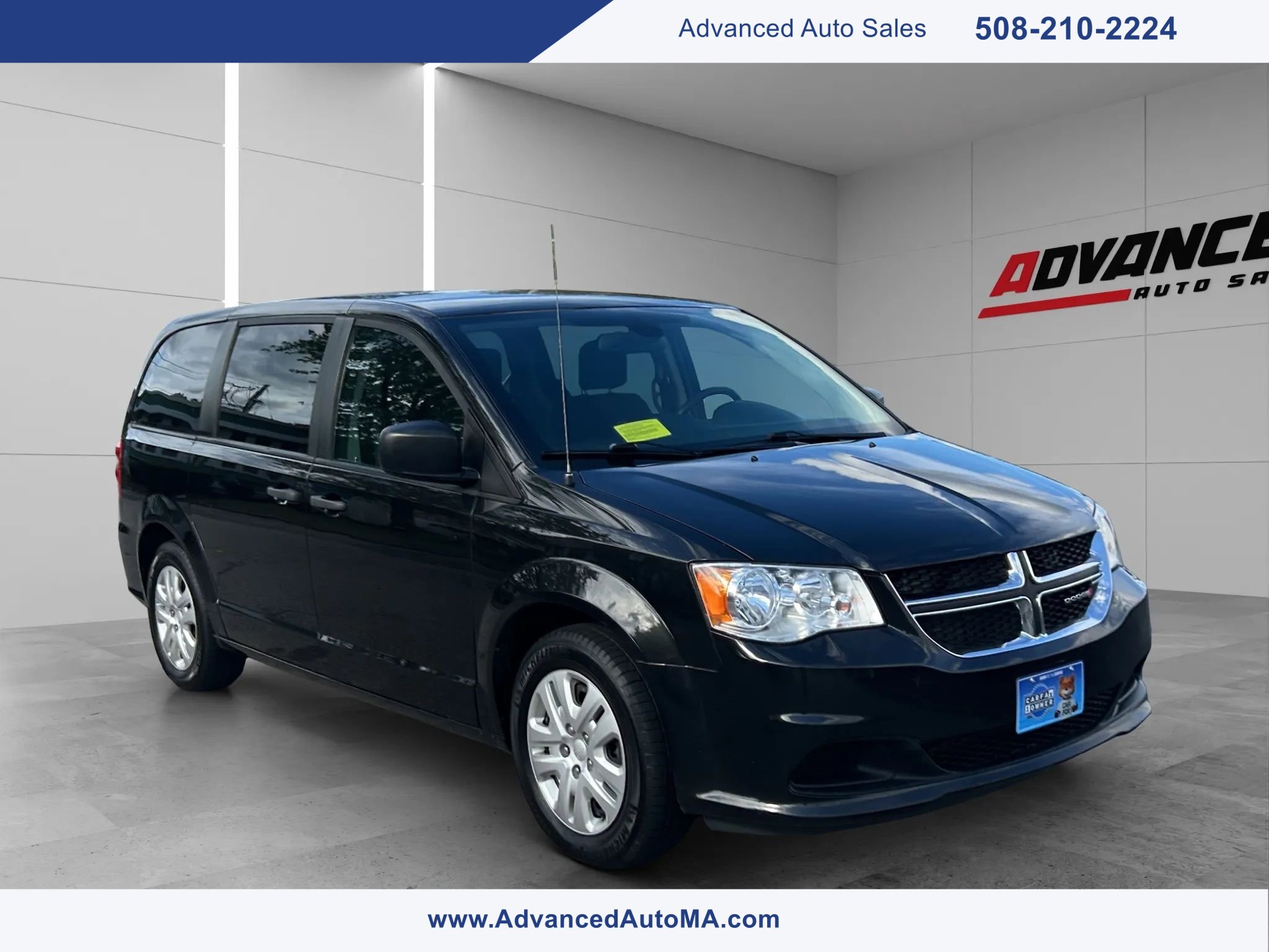 Used 2019 Dodge Grand Caravan SE w/ UConnect Hands-Free Group