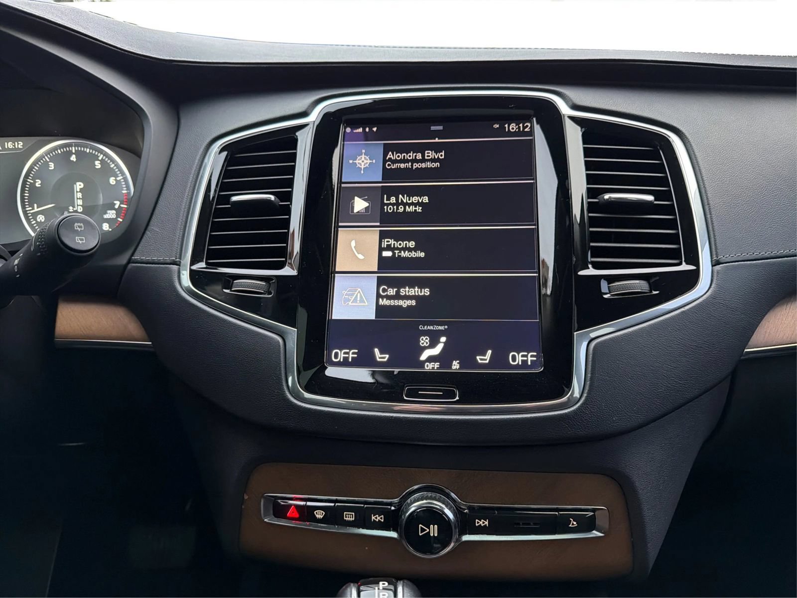Used 2017 Volvo XC90 T6 Inscription w/ Luxury Package AWD/4WD image 14