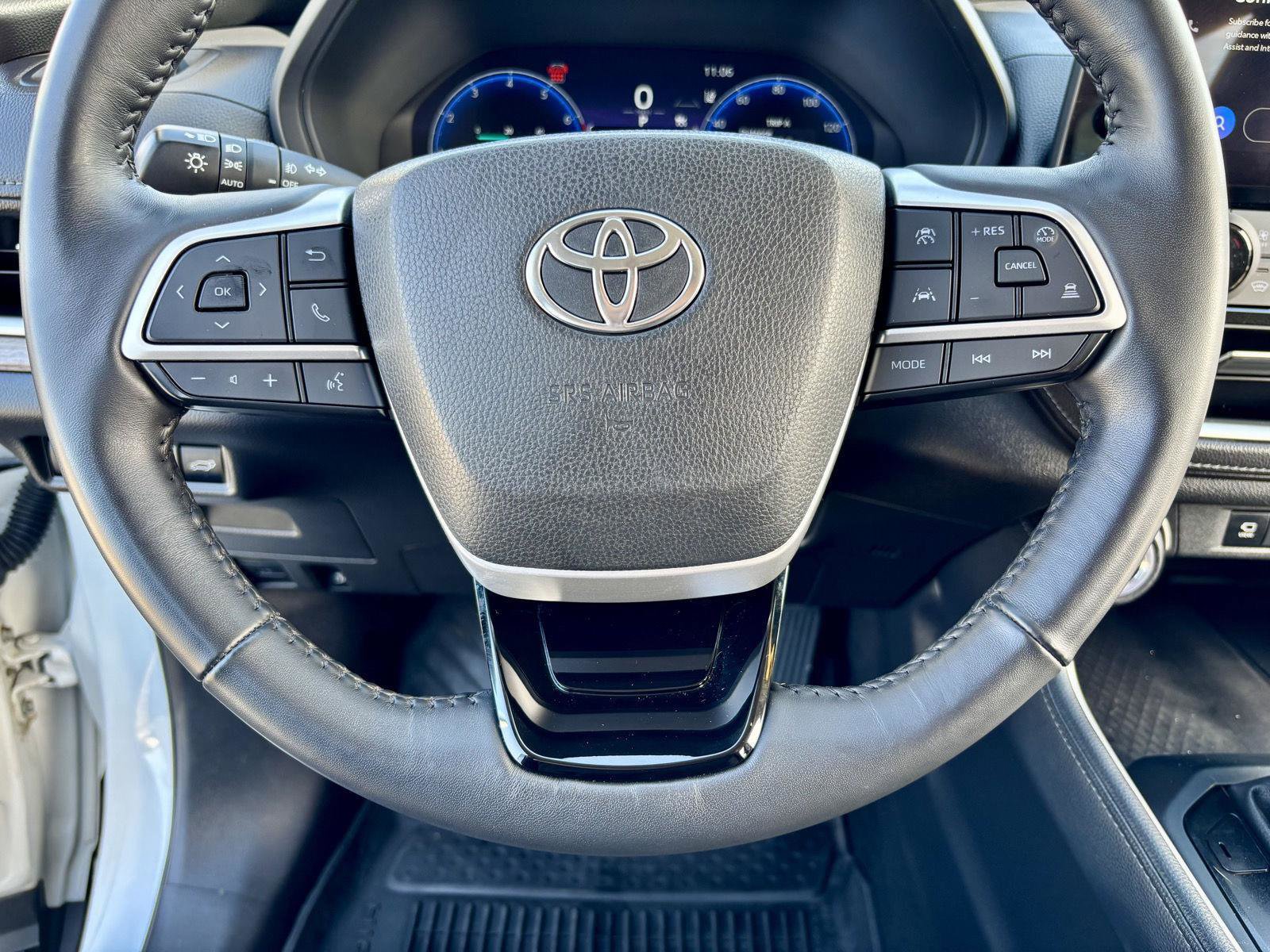 Used 2024 Toyota Grand Highlander Limited AWD/4WD image 33