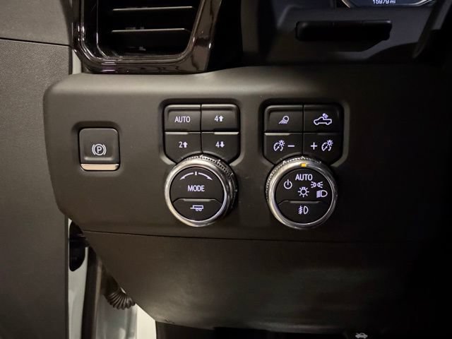 Used 2025 GMC Sierra 2500 AT4X AWD/4WD image 22