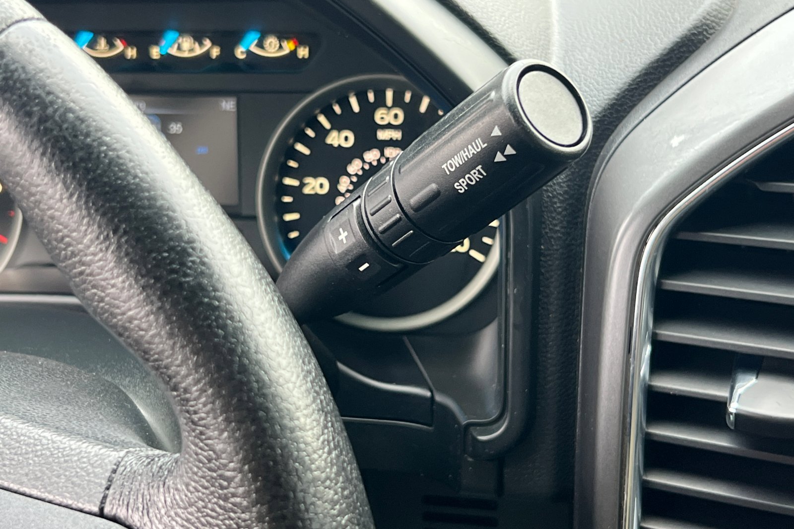 Used 2015 Ford F150 XLT w/ Equipment Group 302A Luxury image 18