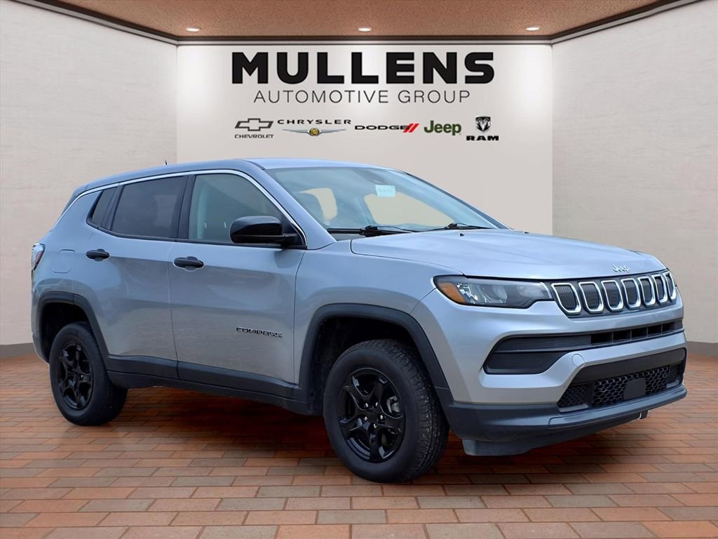 Used 2022 Jeep Compass Sport AWD/4WD image 2